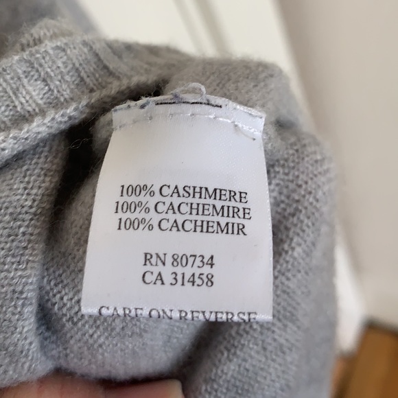 BCBGMazaria Gray cashmere sweater - Picture 9 of 9